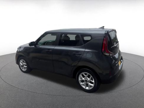 Used 2025 Kia Soul LX w/ LX Technology Package FWD image 10