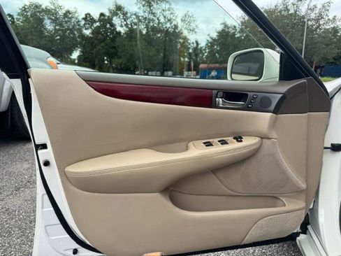 Used 2003 Lexus ES 330 FWD image 9