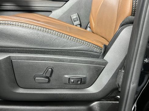 Used 2024 RAM 2500 Limited image 25