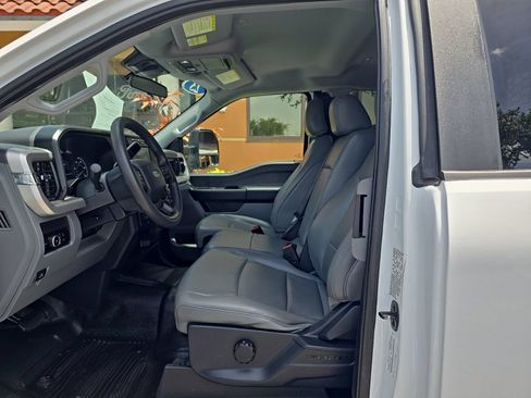 Used 2023 Ford F550 4x4 SuperCab Super Duty image 5