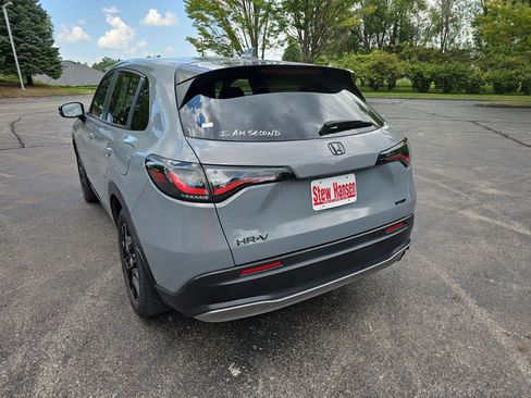 Used 2023 Honda HR-V Sport image 3