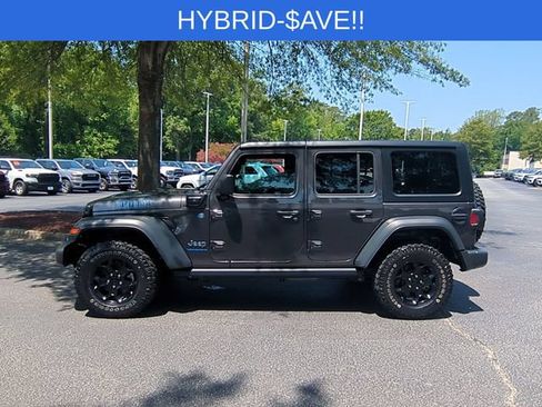 Used 2023 Jeep Wrangler Unlimited w/ Cold Weather Group AWD/4WD image 2