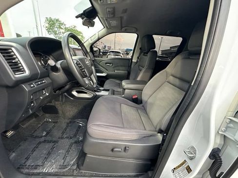 Certified 2022 Nissan Frontier SV w/ Technology Package AWD/4WD image 21