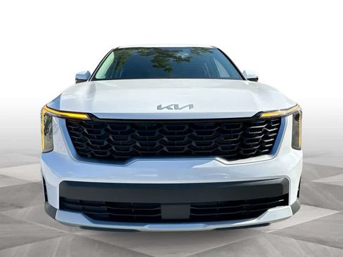 Certified 2026 Kia Sorento LX FWD image 3