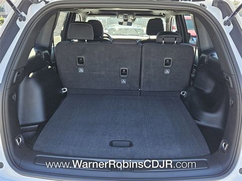 New 2025 Jeep Grand Cherokee Laredo X image 12