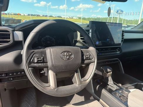 Used 2026 Toyota Tundra Limited AWD/4WD image 10