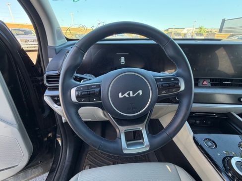 Certified 2024 Kia Sportage EX w/ EX Premium Package AWD/4WD image 11