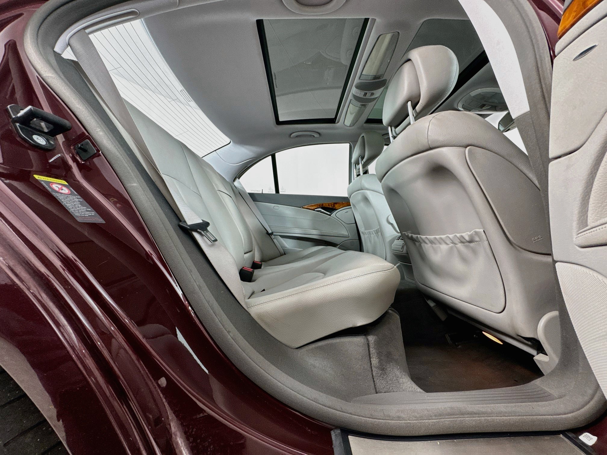 Used 2009 Mercedes-Benz E 350 4MATIC Sedan image 28
