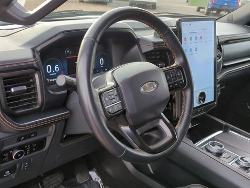 Used 2023 Ford Expedition Max Platinum image 13