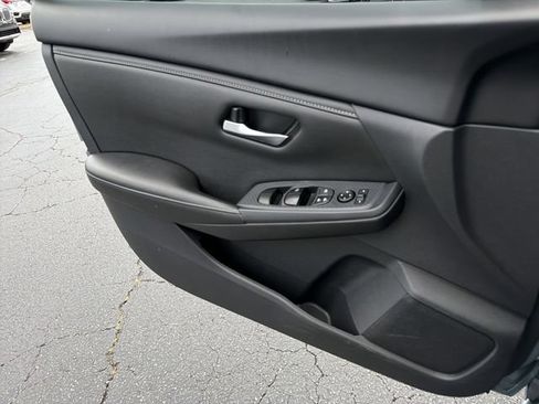 Used 2025 Nissan Sentra SV FWD image 28
