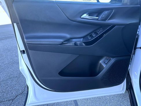 Certified 2025 Chevrolet Equinox LT w/ Convenience Package II image 9