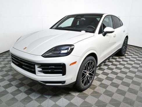 New 2026 Porsche Cayenne Coupe AWD/4WD image 1
