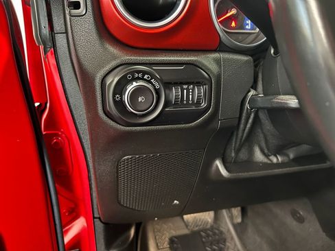 Used 2018 Jeep Wrangler Unlimited Rubicon image 26