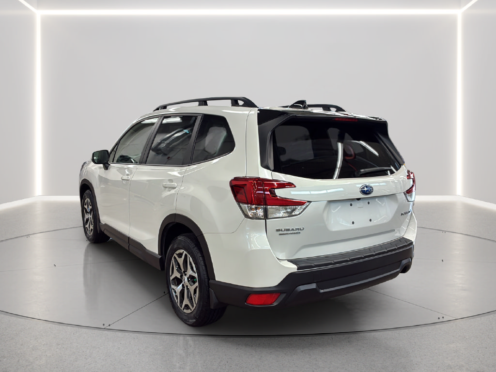 Certified 2024 Subaru Forester Premium AWD/4WD image 6