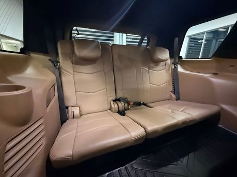 Used 2019 Cadillac Escalade Platinum image 24