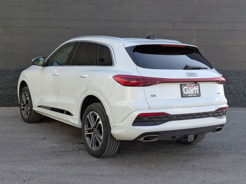 Used 2025 Audi Q5 Premium w/ Convenience Package image 7