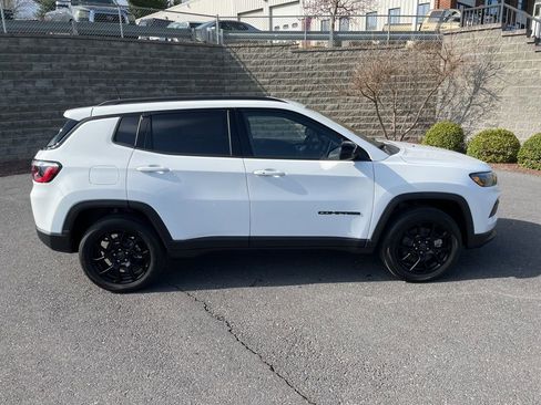 New 2026 Jeep Compass Latitude AWD/4WD image 3