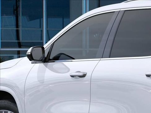 New 2027 Buick Enclave Avenir w/ LPO, Floor Liner Package FWD image 12