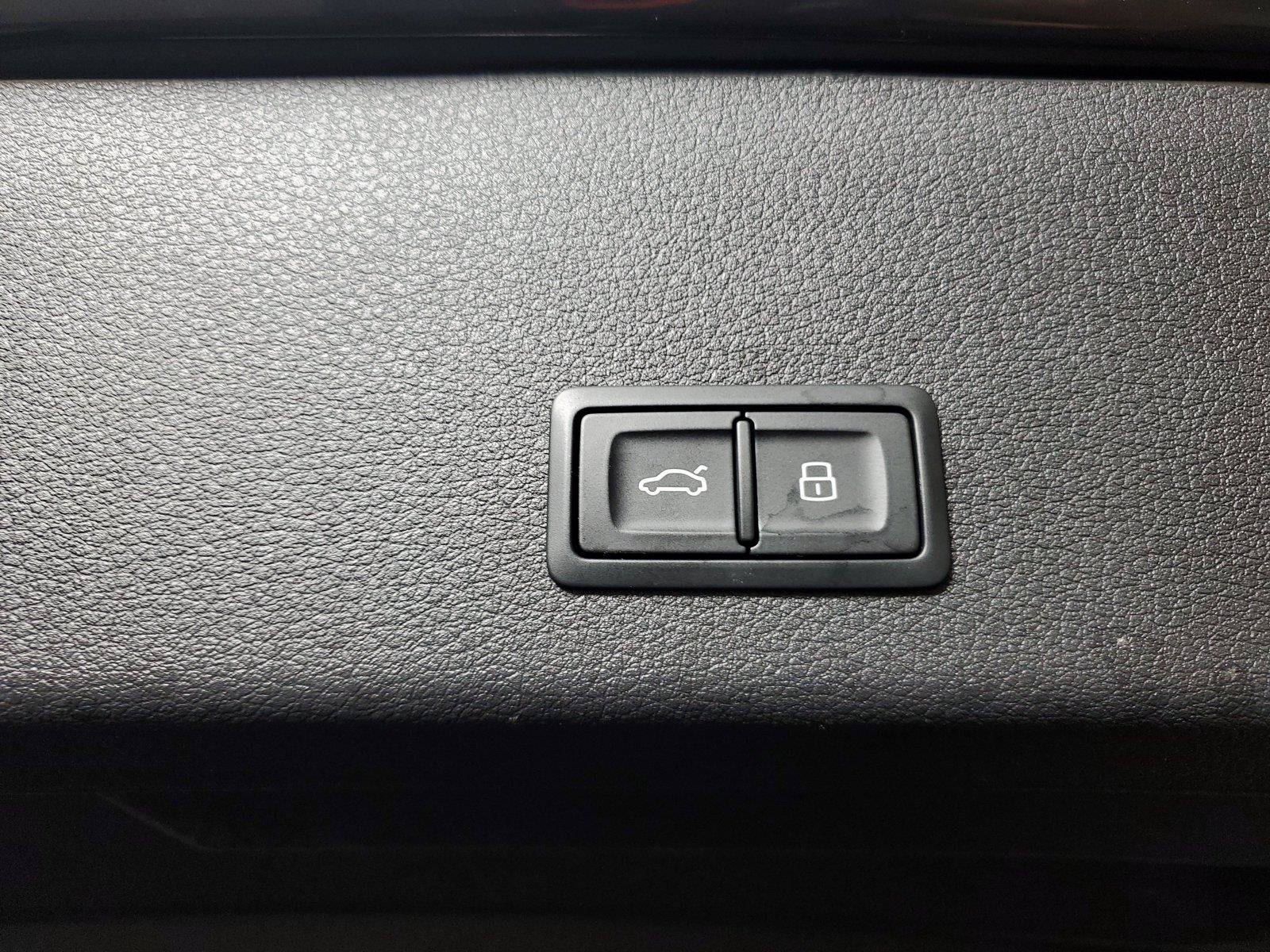 Used 2024 Audi Q8 e-tron Premium Plus w/ Premium Plus Package AWD/4WD image 9