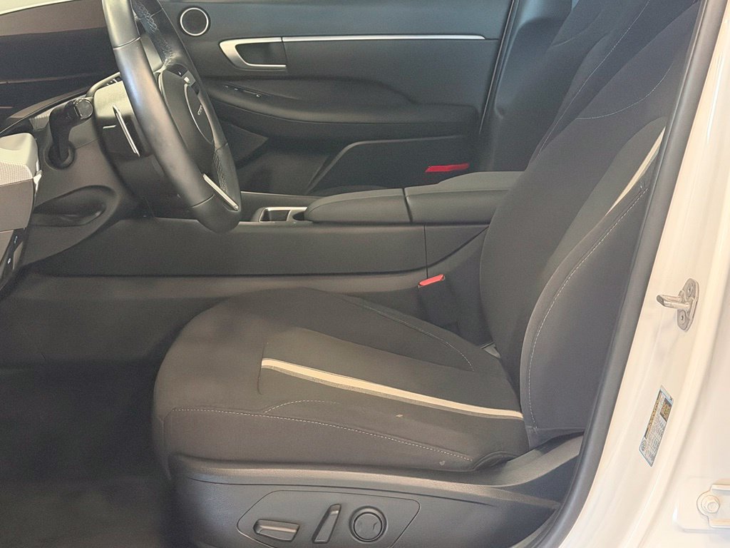 Certified 2024 Hyundai Sonata SEL w/ Convenience Package FWD image 12