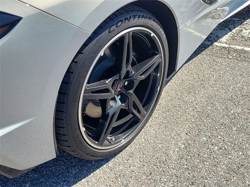 Used 2022 Chevrolet Corvette Stingray Convertible w/ Chrome Exterior Badge Package image 5