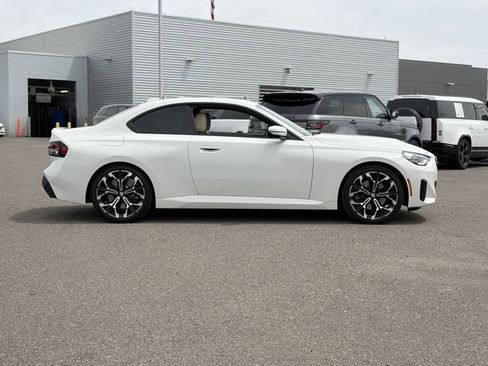 Used 2026 BMW 230i Coupe w/ Convenience Package RWD image 5