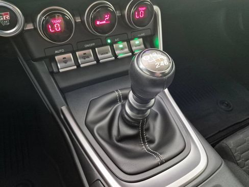 Used 2023 Toyota GR86 RWD image 17