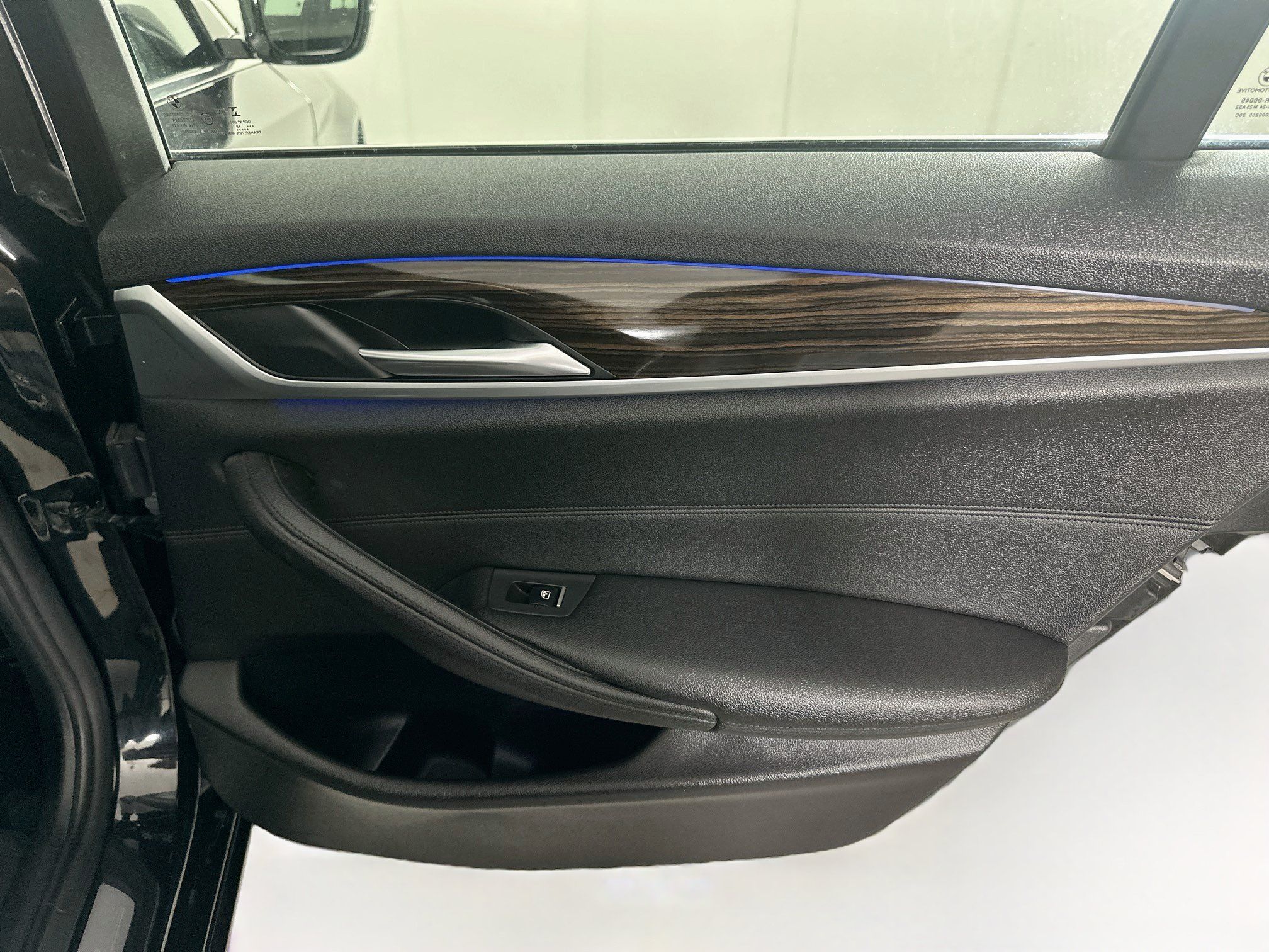 Used 2018 BMW 530e RWD image 31