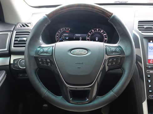 Used 2017 Ford Explorer Platinum AWD/4WD image 16