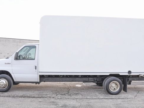 Used 2017 Ford E-450 and Econoline 450 Super Duty image 7