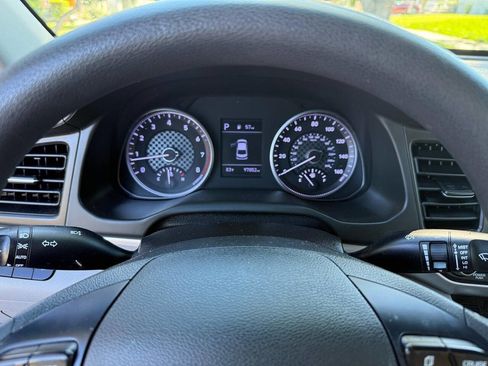 Used 2020 Hyundai Elantra SEL image 9