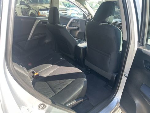 Used 2017 Toyota RAV4 LE w/ Carpet Mat Package AWD/4WD image 30