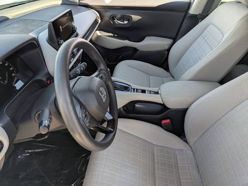 Certified 2025 Honda HR-V LX image 17