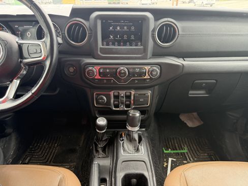 Used 2020 Jeep Wrangler Unlimited Sahara w/ Dual Top Group AWD/4WD image 19