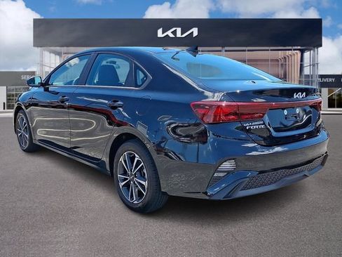 Certified 2024 Kia Forte LXS w/ LXS Technology Package FWD image 4