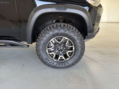 Certified 2026 Chevrolet Colorado ZR2 w/ Technology Package AWD/4WD image 14