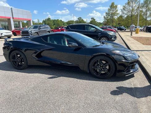 Used 2021 Chevrolet Corvette Stingray Premium Cpe w/ Z51 Performance Package RWD image 4