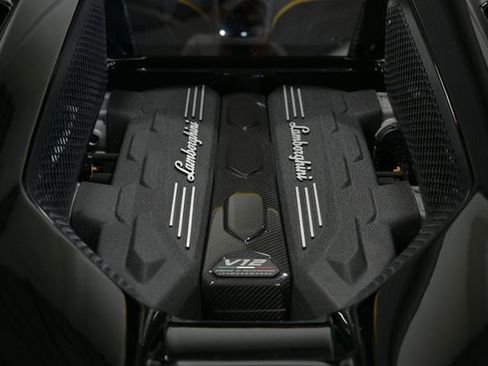 Used 2024 Lamborghini Revuelto AWD/4WD image 28