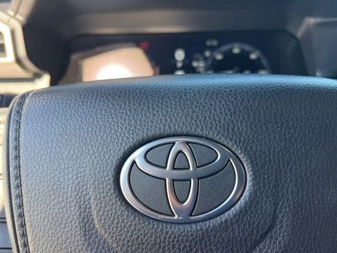 Used 2025 Toyota 4Runner TRD Off-Road image 30