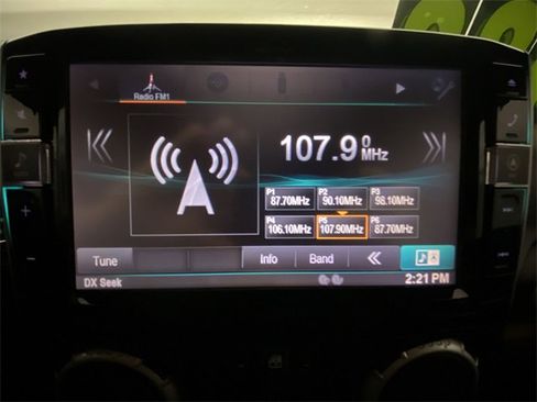 Used 2015 Jeep Wrangler Sahara w/ Connectivity Group image 16