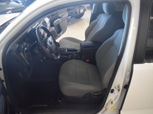 Used 2017 Toyota Tacoma SR5 RWD image 60