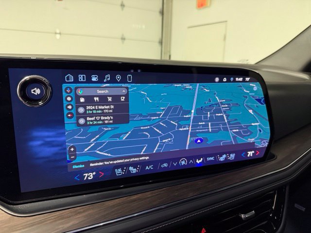 Used 2025 Chevrolet Tahoe Premier AWD/4WD image 23