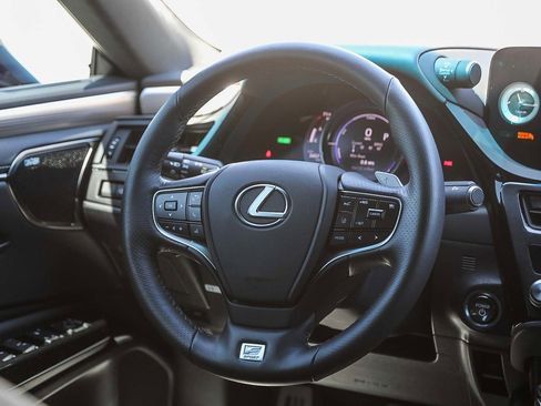 Used 2024 Lexus ES 300h F Sport w/ Accessory Package (Z2) image 15