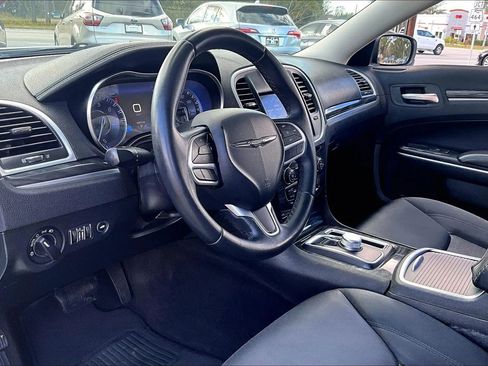 Used 2018 Chrysler 300 Touring w/ Sport Appearance Package image 13