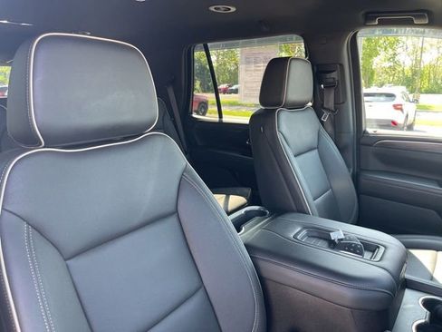Used 2023 GMC Yukon SLT w/ SLT Luxury Package AWD/4WD image 37