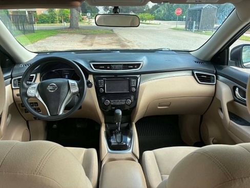 Used 2016 Nissan Rogue SV w/ SV Premium Package AWD/4WD image 14