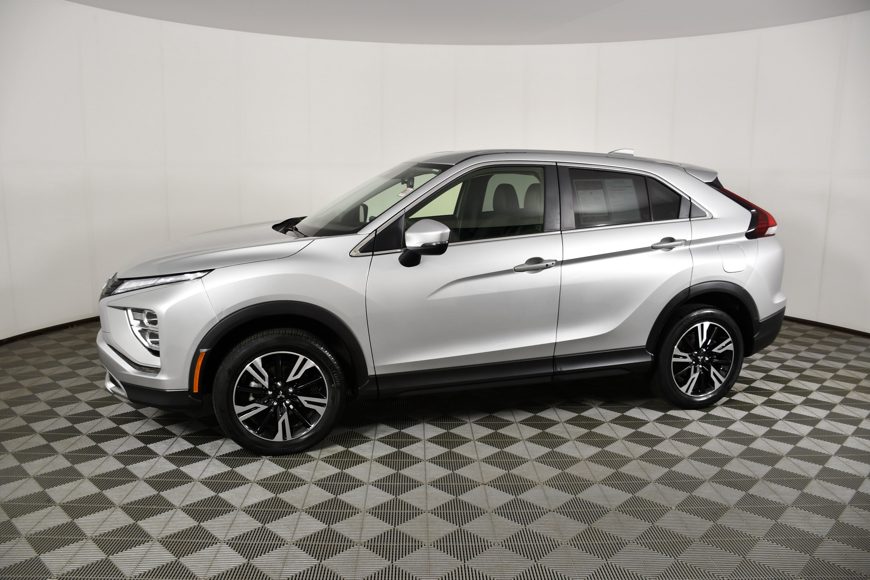 Used 2024 Mitsubishi Eclipse Cross SE AWD/4WD image 9