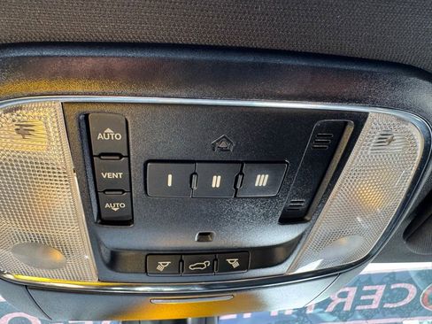Used 2018 Jeep Grand Cherokee Altitude AWD/4WD image 15