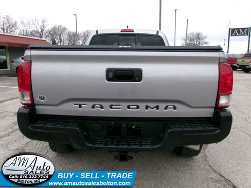 Used 2016 Toyota Tacoma TRD Off-Road w/ Exterior Package image 5