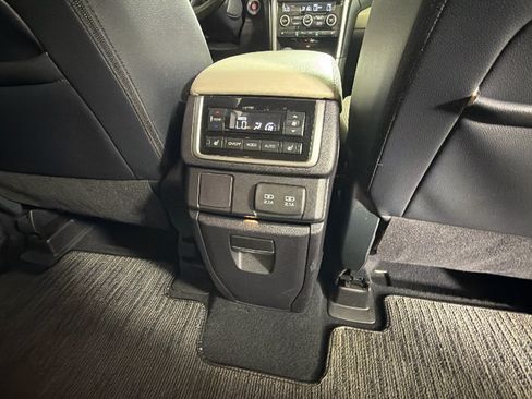 Used 2019 Subaru Ascent Limited AWD/4WD image 34